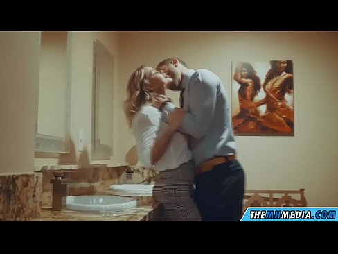 ❤️ As in busty blonde jo ferliedt yn in iepenbier toilet ❤ Harde porno by porno fy.basseyn-vsem.ru ❌